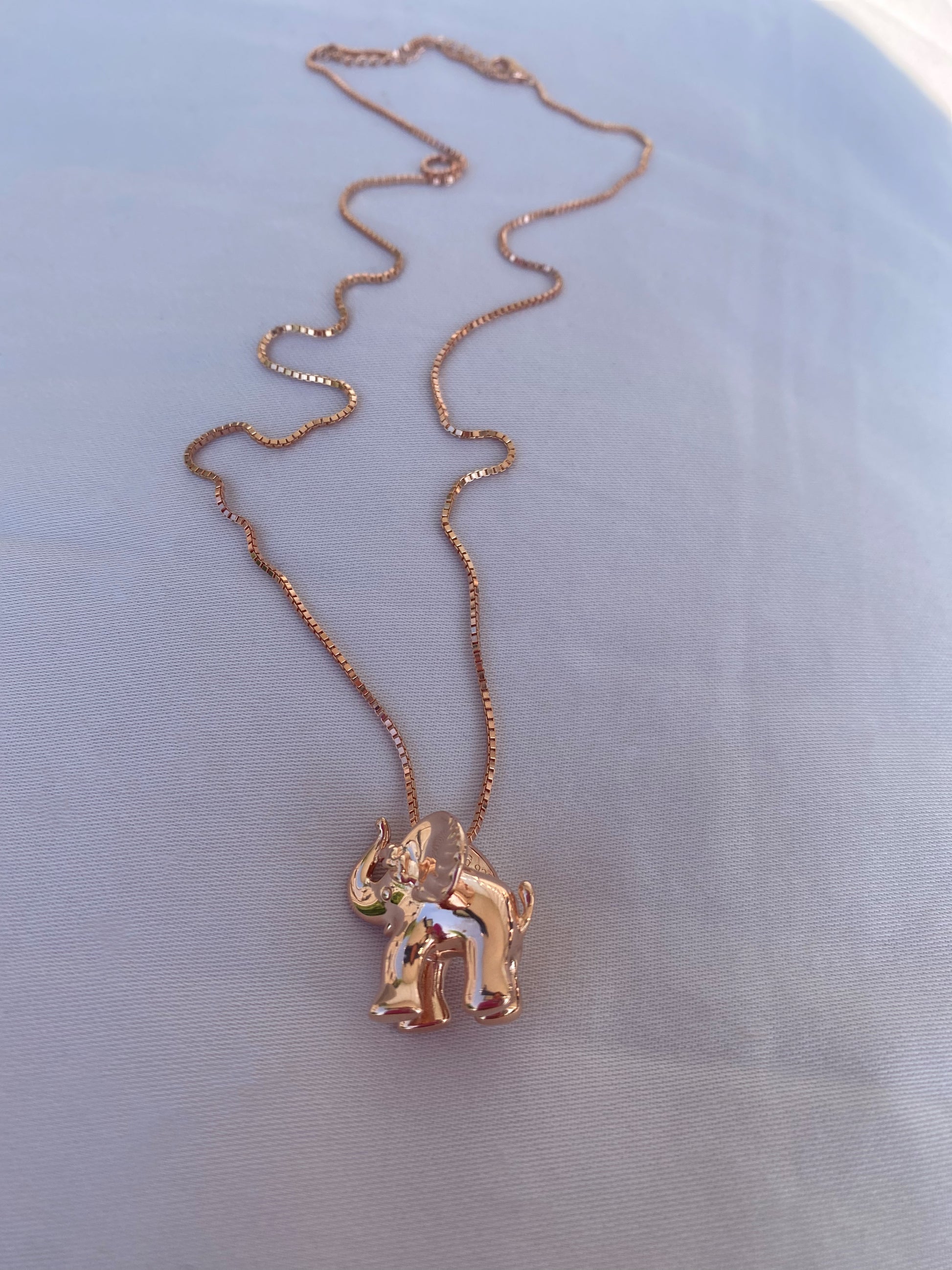 ELÉ necklace